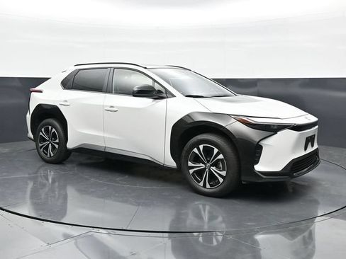 Used 2024 Toyota bZ4X AWD w/ Weather Package image 3