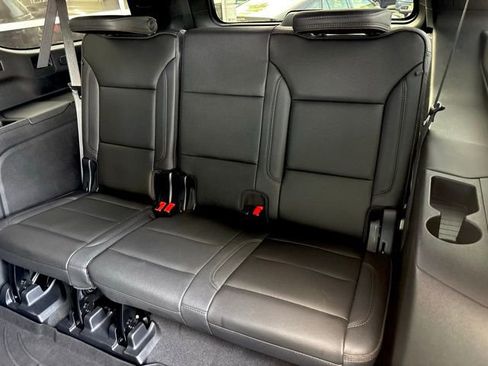Used 2023 Chevrolet Suburban High Country image 19