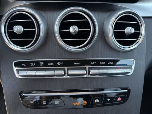 Used 2023 Mercedes-Benz GLC 300 4MATIC Coupe image 21