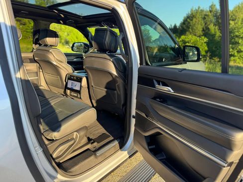 Used 2024 Jeep Grand Wagoneer L Series II w/ Quick Order Packagew 28T AWD/4WD image 15