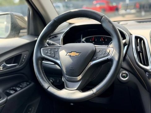 Used 2023 Chevrolet Equinox Premier AWD/4WD image 23