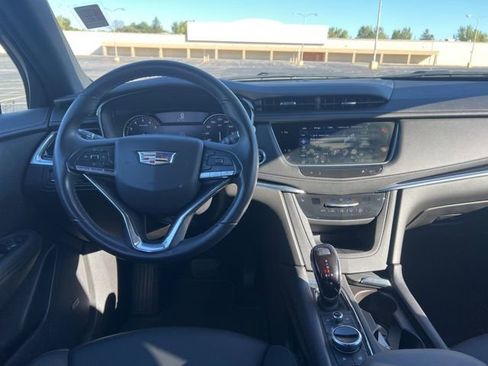 Certified 2023 Cadillac XT6 Luxury image 3
