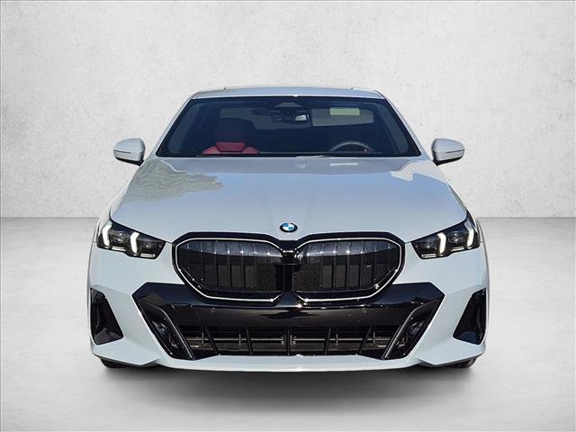 Used 2026 BMW 540i xDrive w/ M Sport Package AWD/4WD image 2