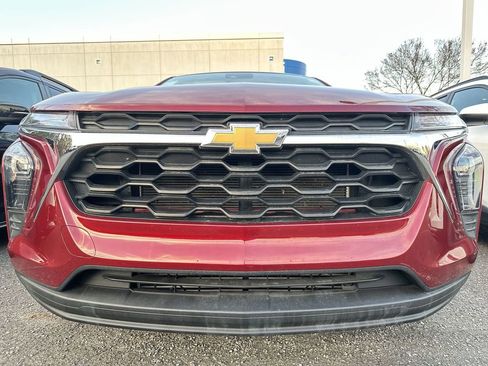 Used 2024 Chevrolet Trax LS image 25