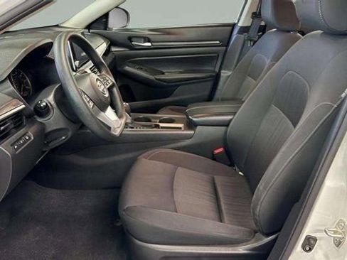 Used 2025 Nissan Altima 2.5 SV image 15