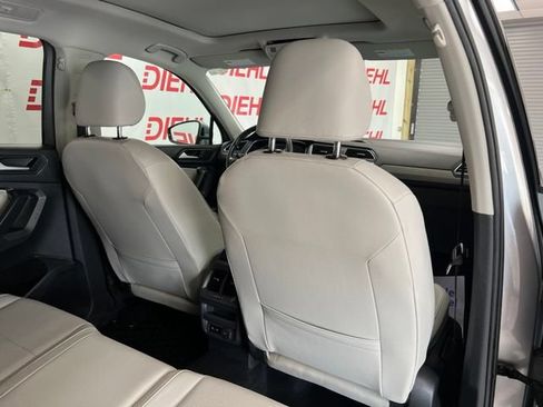 Used 2020 Volkswagen Tiguan SEL AWD/4WD image 12