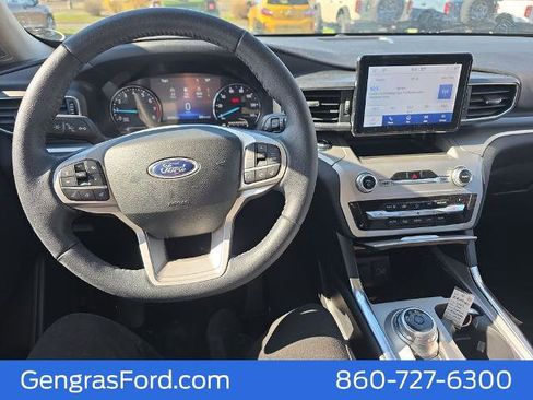 Certified 2022 Ford Explorer XLT w/ Equipment Group 202A AWD/4WD image 40