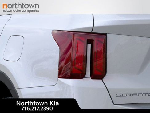 New 2025 Kia Sorento S image 12