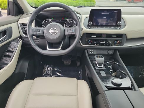 Certified 2023 Nissan Rogue SV w/ SV Premium B Package AWD/4WD image 10