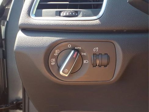 Used 2015 Audi Q3 2.0T Prestige AWD/4WD image 16