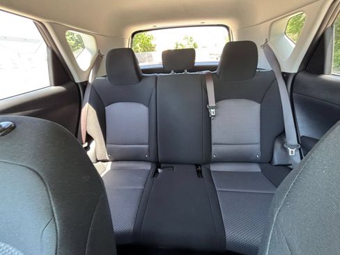 Used 2025 Kia Soul LX w/ LX Technology Package FWD image 32