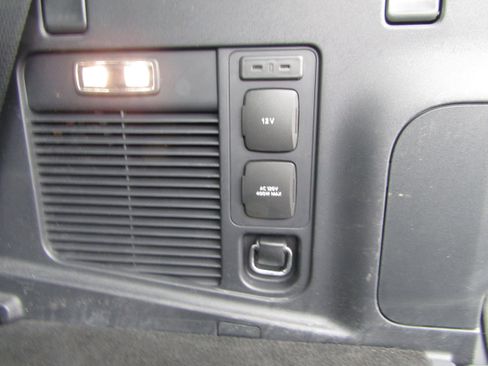 Used 2025 Ford Expedition Platinum w/ Platinum Ultimate Package image 44