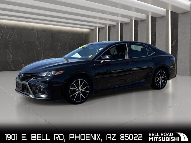 Used 2022 Toyota Camry SE w/ Carpet Mat Package (TMS) FWD image 1