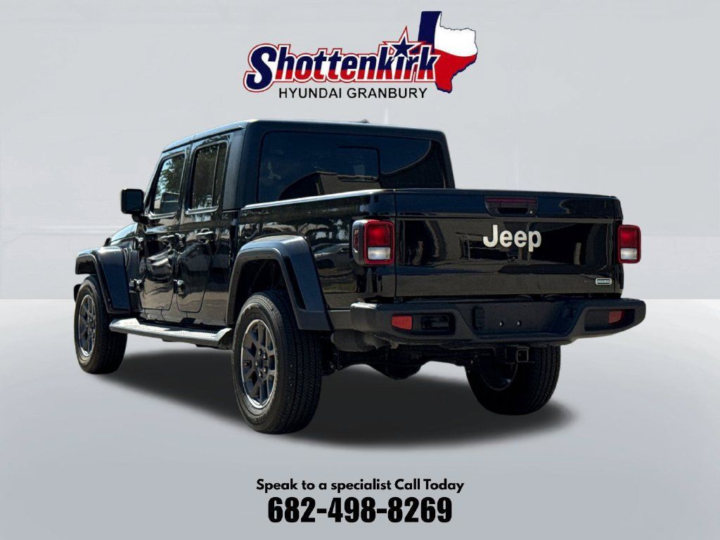Used 2020 Jeep Gladiator Overland w/ Popular Equipment Package AWD/4WD image 8