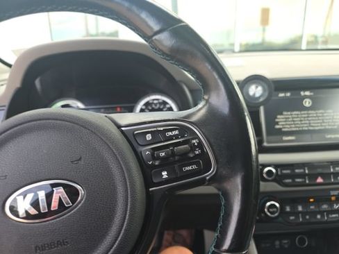 Used 2019 Kia Niro Touring FWD image 15
