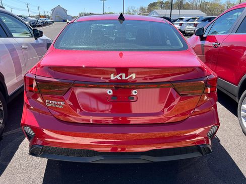 Used 2024 Kia Forte LXS w/ LXS Technology Package image 3