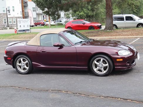 Used 2000 MAZDA MX-5 Miata RWD image 15