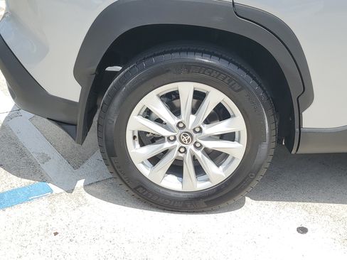 Certified 2024 Toyota Corolla Cross LE FWD image 7