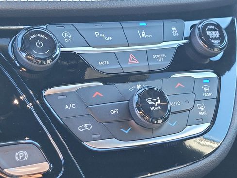 New 2026 Chrysler Pacifica Select image 17