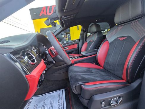 Used 2022 Bentley Bentayga AWD/4WD image 24