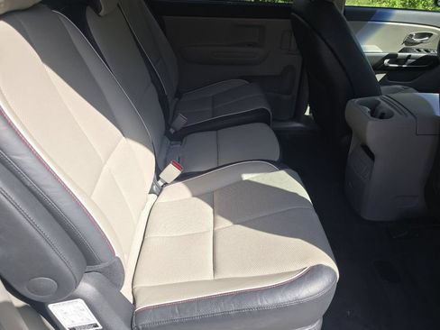 Used 2020 Kia Sedona EX FWD image 17