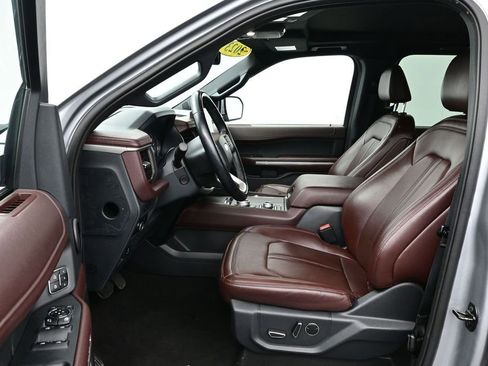 Used 2023 Ford Expedition Max Limited image 13