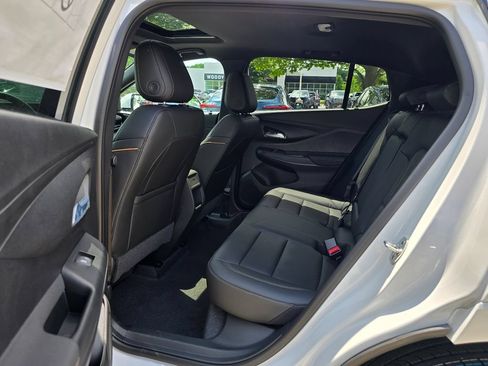 New 2026 Buick Envista Avenir FWD image 24