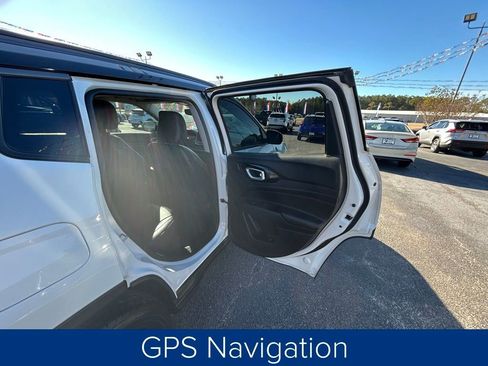 Used 2022 Jeep Compass Trailhawk w/ Trailhawk Elite Group image 21