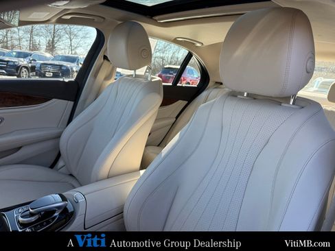 Used 2017 Mercedes-Benz E 300 4MATIC image 18