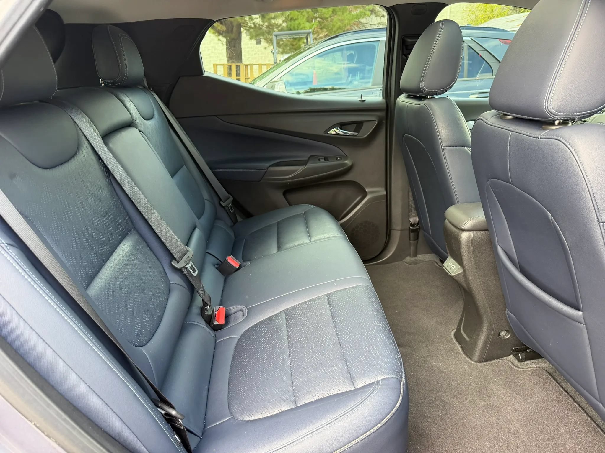 Used 2022 Chevrolet Bolt EUV Premier w/ Sun & Sound Package FWD image 20
