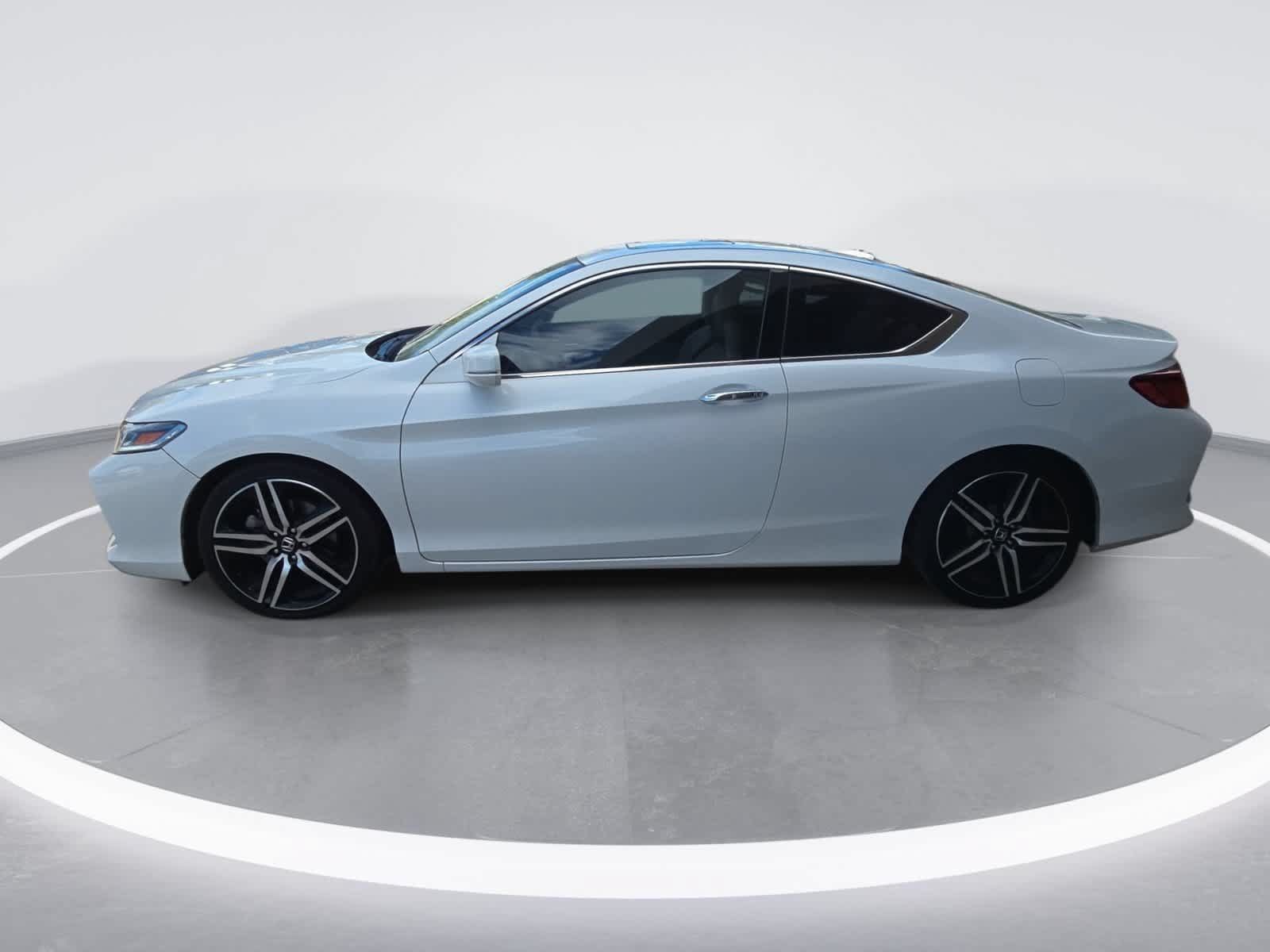 Used 2016 Honda Accord Touring image 5