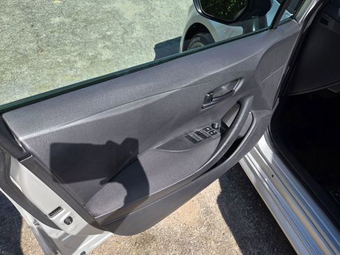 Used 2022 Toyota Corolla LE image 8