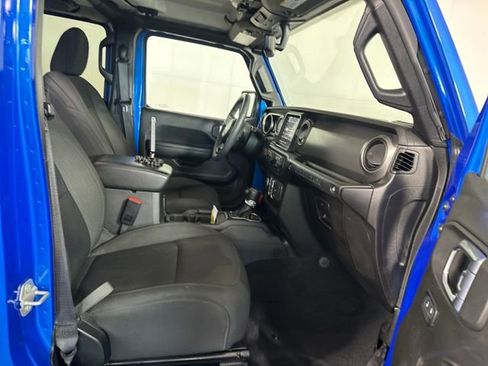 Used 2023 Jeep Wrangler Unlimited w/ Cold Weather Group image 28