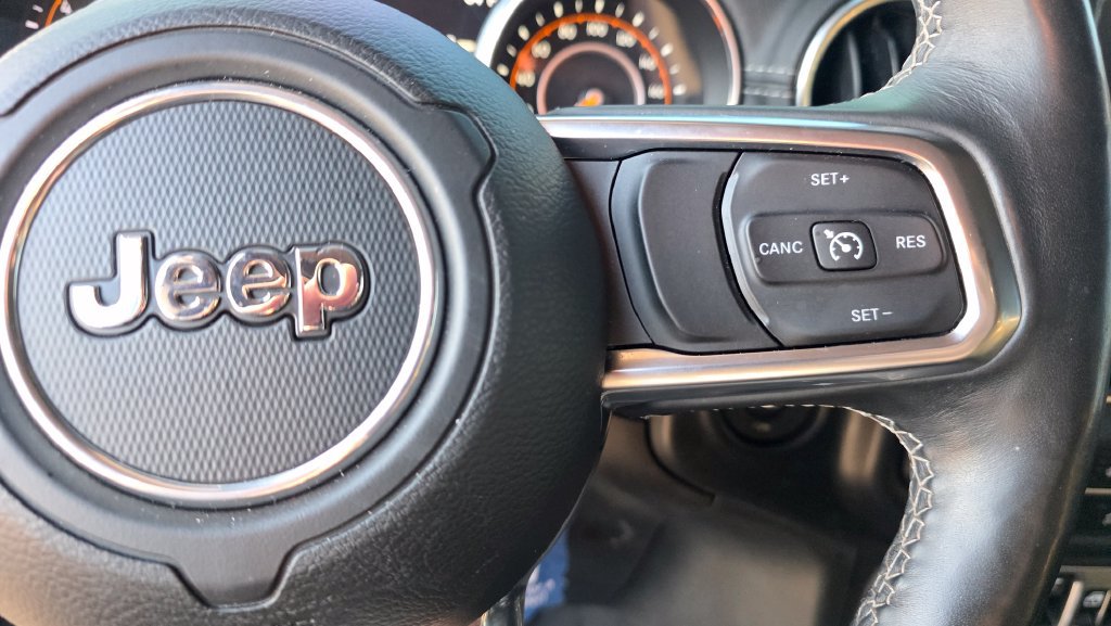 Used 2018 Jeep Wrangler Unlimited Sahara w/ Uconnect 4C Nav & Sound Group AWD/4WD image 15