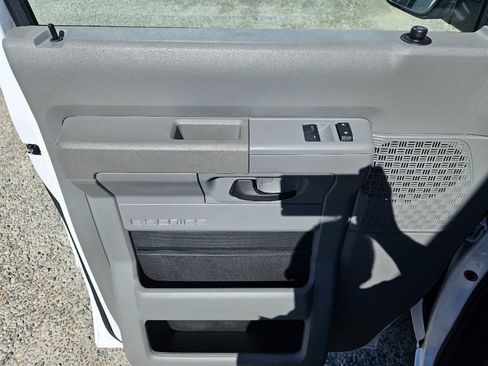 Used 2013 Ford E-350 and Econoline 350 Extended Super Duty w/ PWR Group image 12