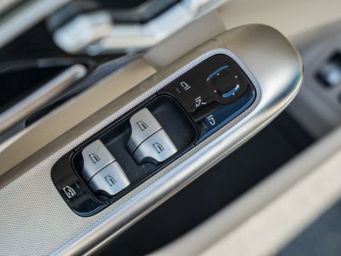 Certified 2025 Mercedes-Benz GLC 350e 4MATIC image 38