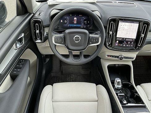 New 2026 Volvo XC40 B5 Ultra w/ Climate Package AWD/4WD image 5
