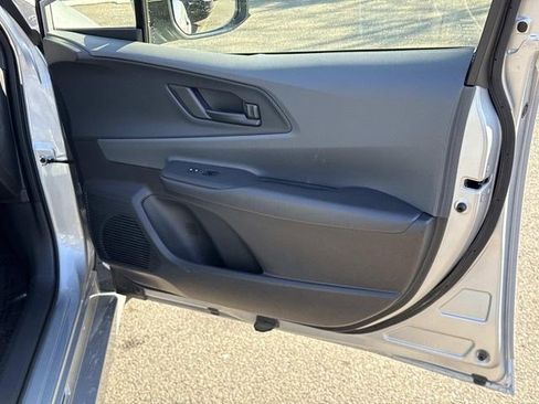 Used 2025 Toyota Prius LE image 8