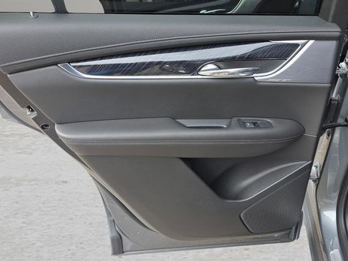 Used 2022 Cadillac XT6 Premium Luxury image 21