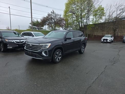 Used 2024 Volkswagen Atlas SE AWD/4WD image 4