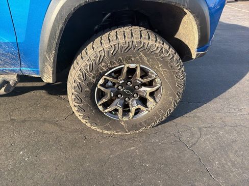 Used 2024 Chevrolet Colorado ZR2 w/ ZR2 Convenience Package III image 2