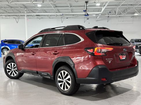 Used 2023 Subaru Outback Premium image 16