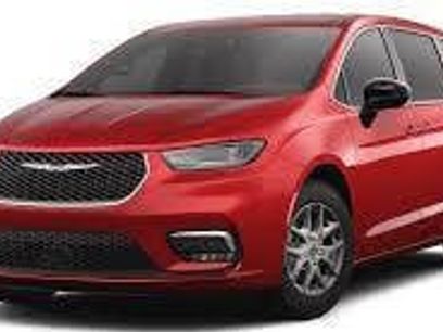 Used 2025 Chrysler Pacifica Select