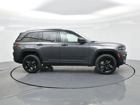 New 2025 Jeep Grand Cherokee Limited image 5