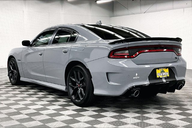 Used 2022 Dodge Charger R/T w/ Blacktop Package RWD image 2