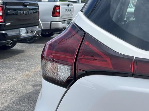 Used 2021 Nissan Kicks S FWD image 10