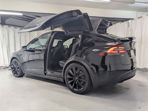 Used 2018 Tesla Model X 75D image 4