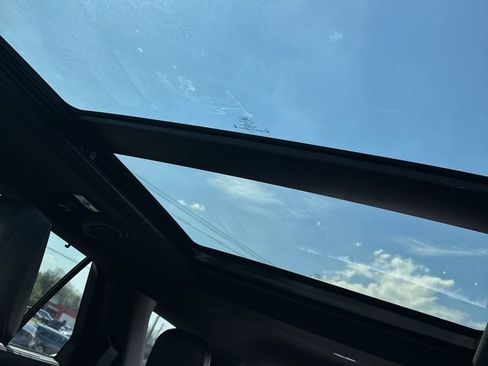 Used 2025 Ford Explorer ST image 9