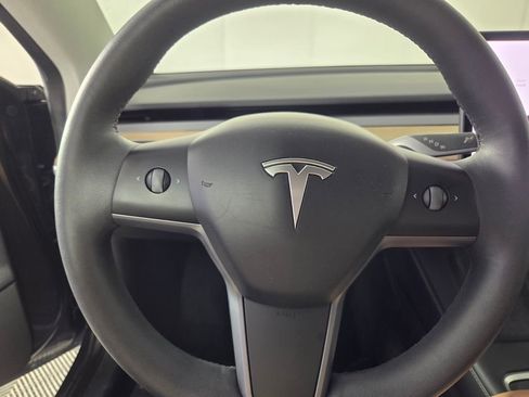 Used 2023 Tesla Model 3 Standard Range image 13