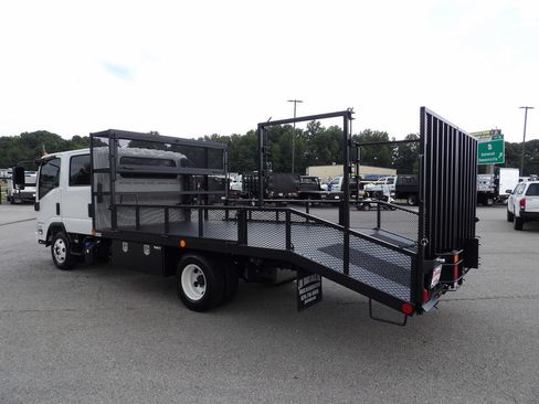 Used 2024 Chevrolet Low Cab Forward 4500HD RWD image 4